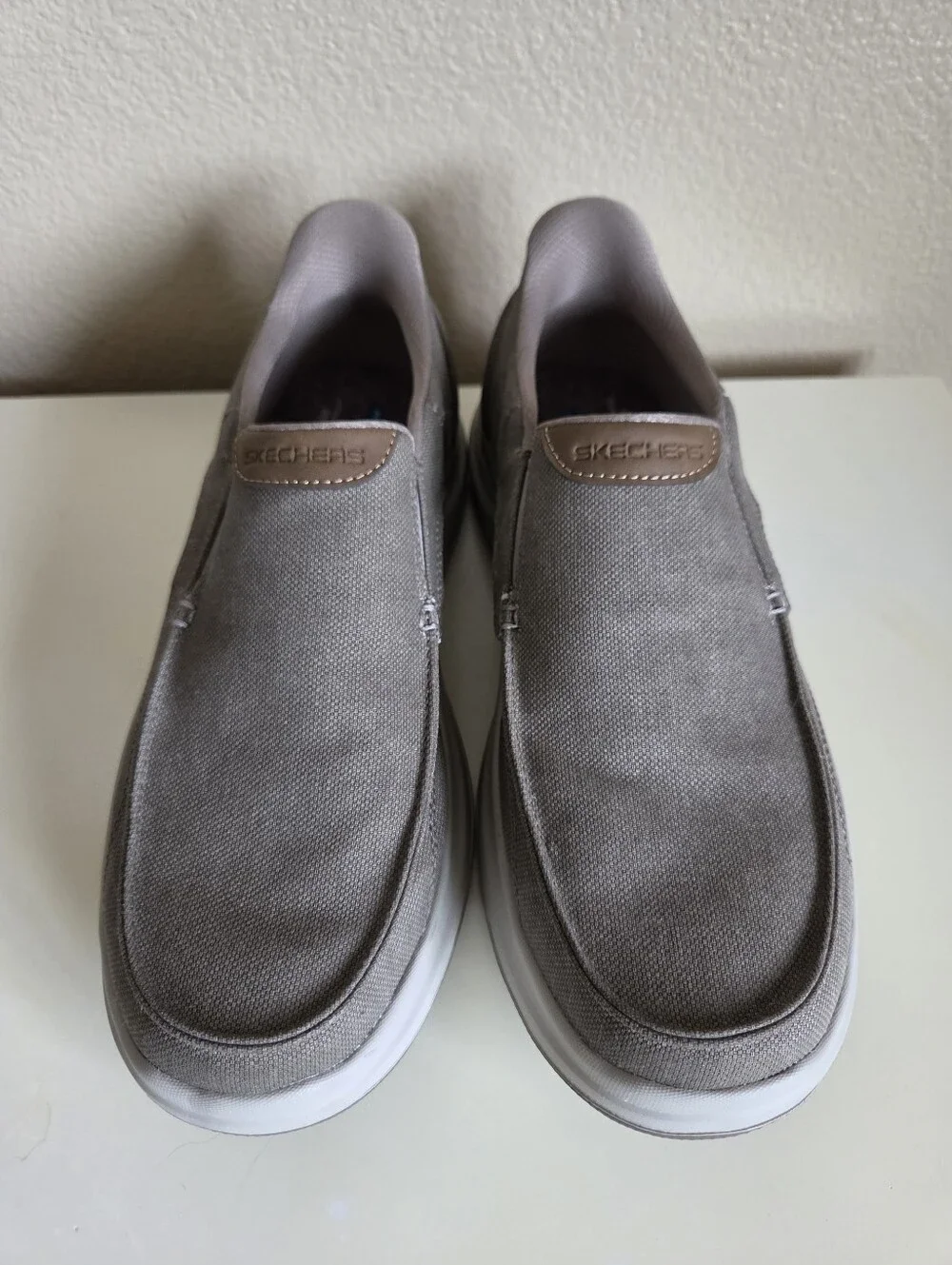 LIKE NEW skechers slip-ins relaxed fit altman murdock size 11 (MSRP $75)